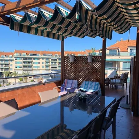 Apartamento Precioso ático con piscina *